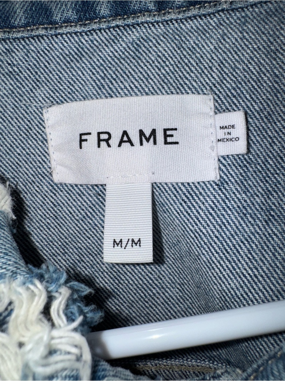 FRAME Distressed Denim Trucker Jacket Light Wash (Broad Beach) Size M LHJK385 - Picture 3 of 6